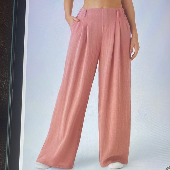 HALARA Pants - 1X.  HALARA WIDE LEG FLOWY LINEN LIKE PALAZZO PANTS